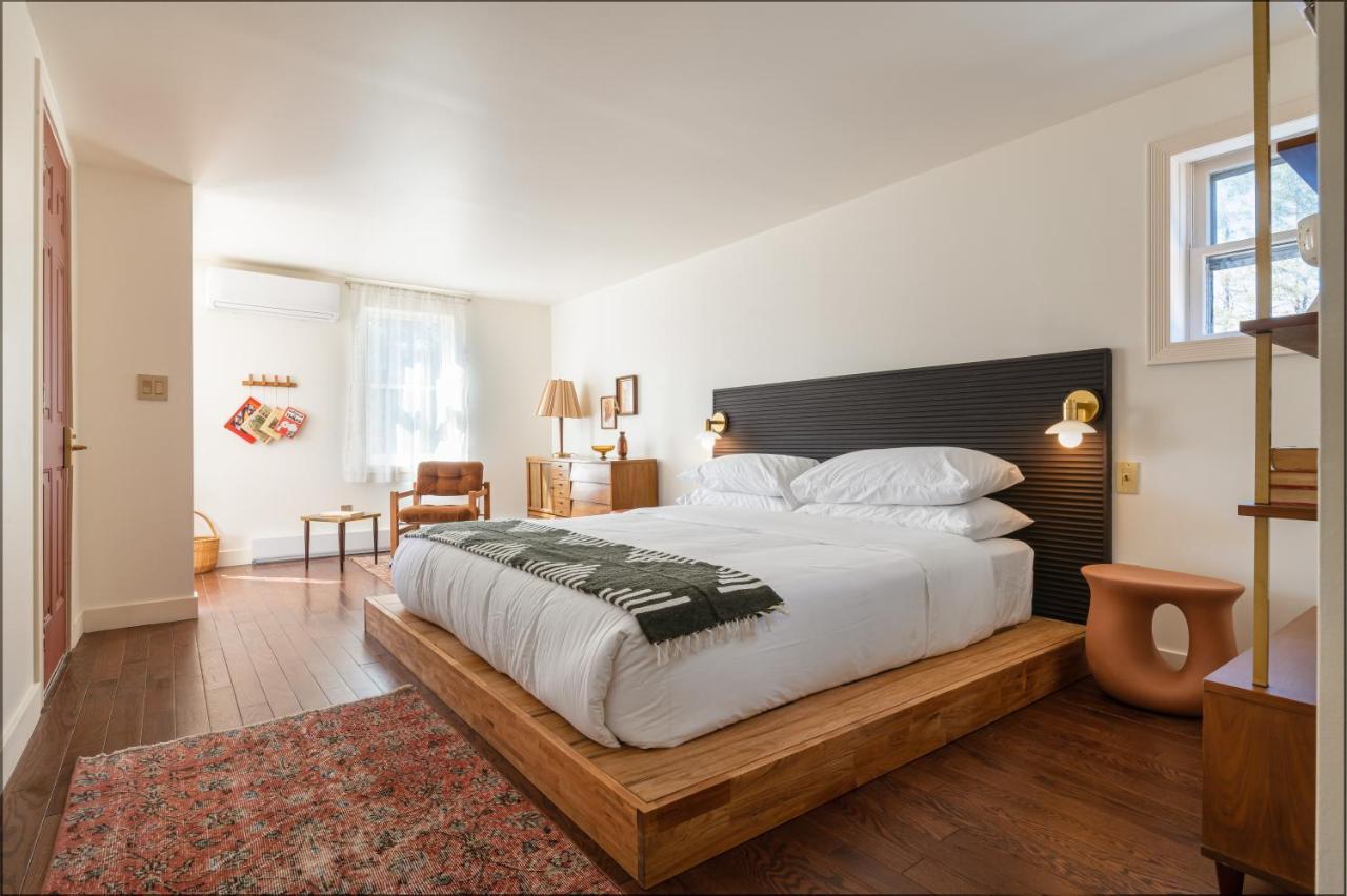 Eastwind Hotel Lake Placid Bagian luar foto