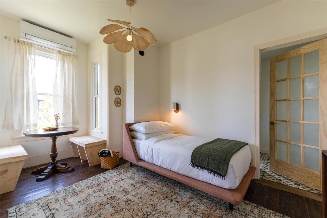 Eastwind Hotel Lake Placid Bagian luar foto